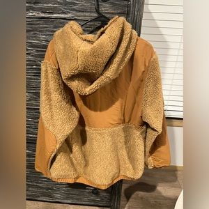 Women’s Patagonia pullover